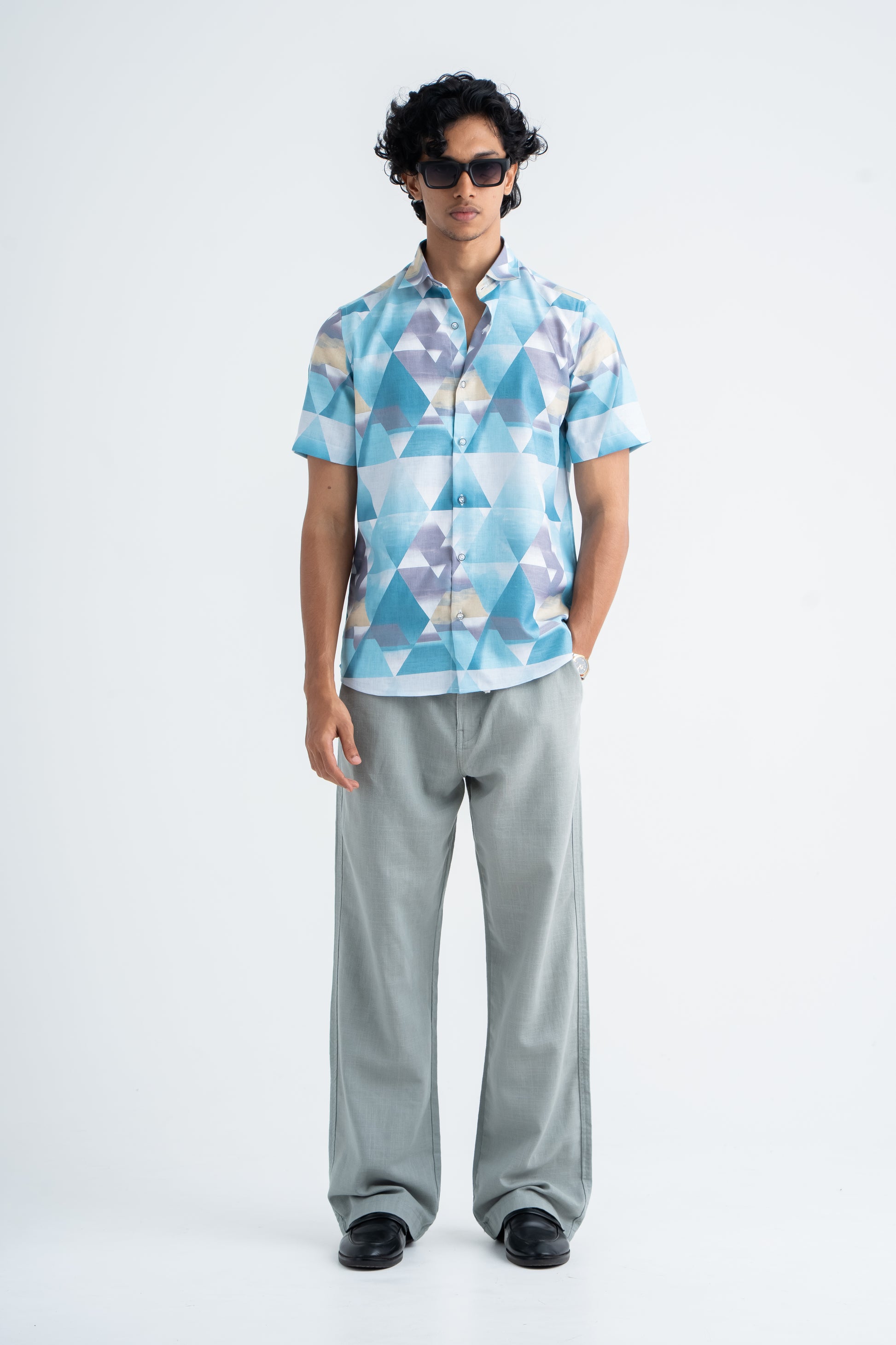 REGULAR FIT HALF SLEEVE SHIRT