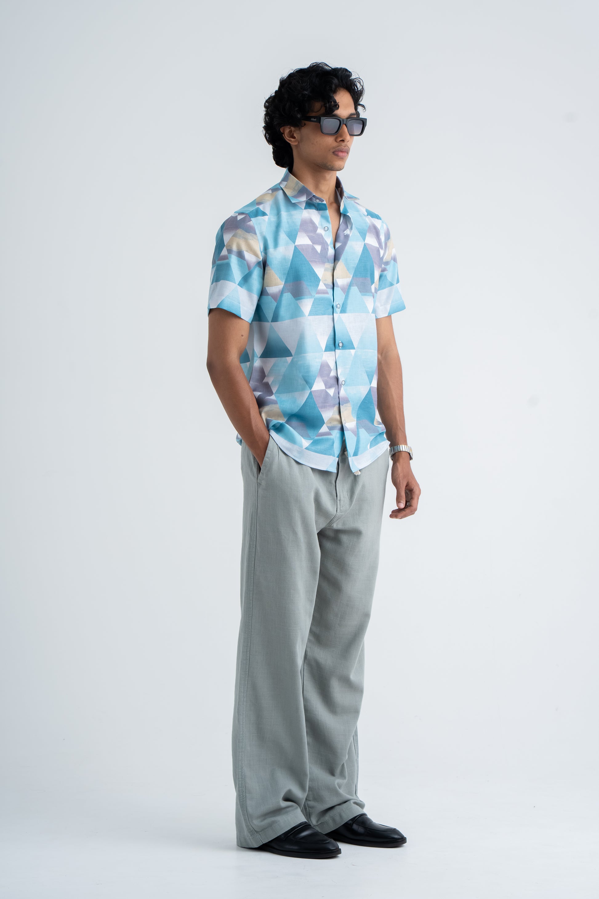 REGULAR FIT HALF SLEEVE SHIRT