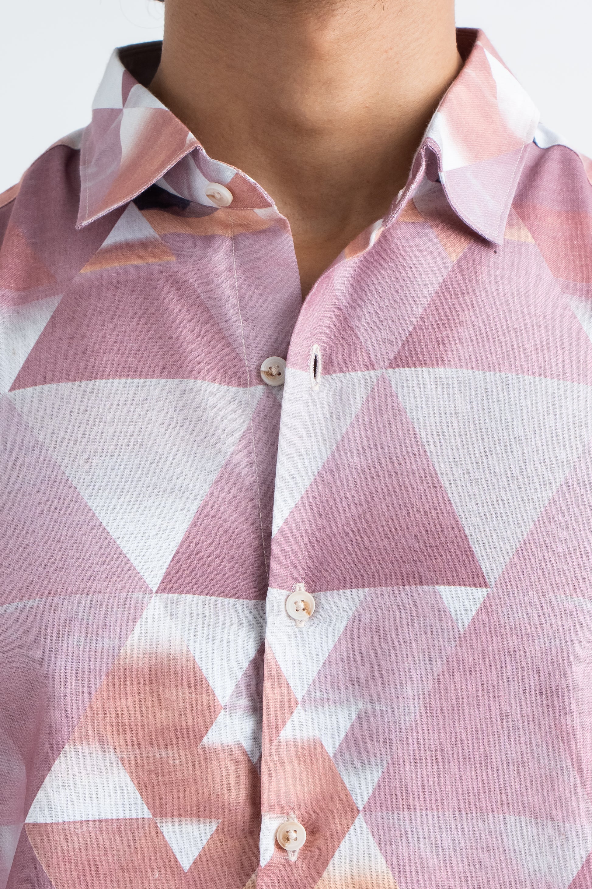 REGULAR FIT HALF SLEEVE SHIRT